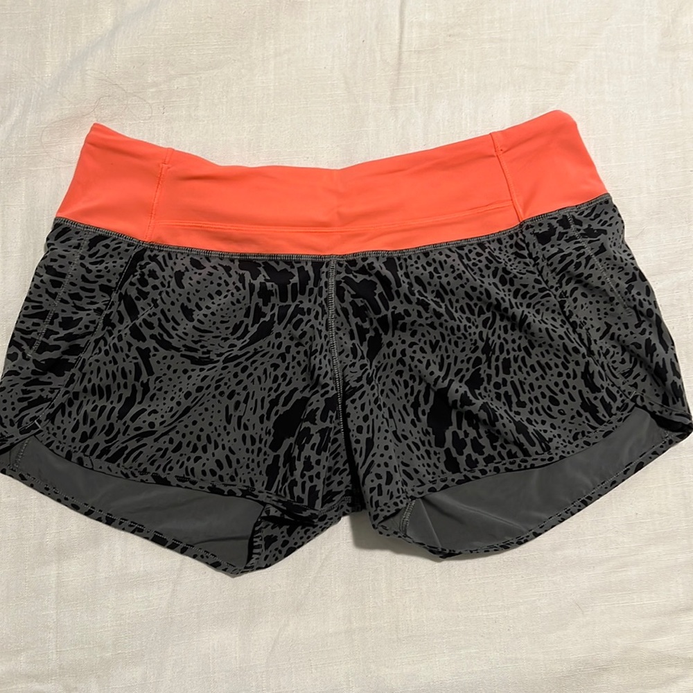 Lululemon Speed Up Short 4” lined size 8